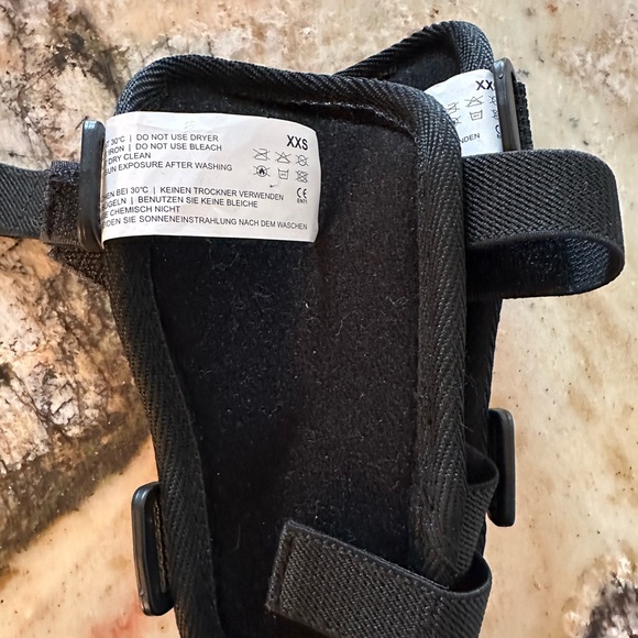 Toddler soccer guards - Picture 2 of 3